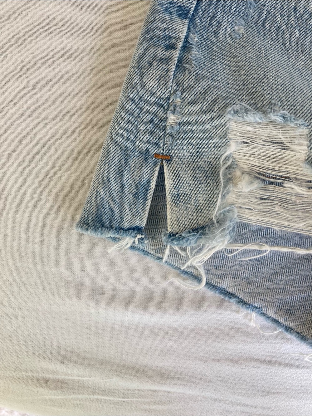 Agolde Jaden High Rise Distressed Shorts in Broken 27 - Picture 12 of 12